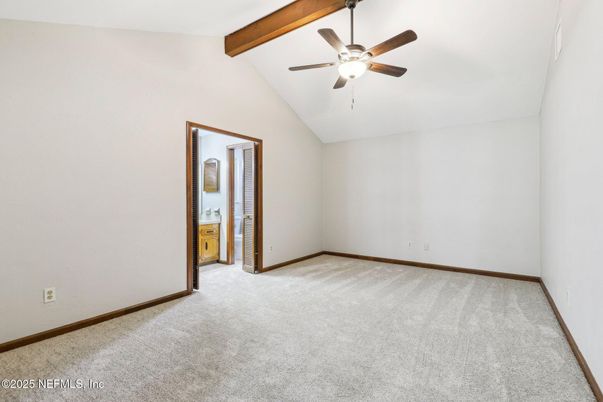 Empty room, Interior, Wooden Beams