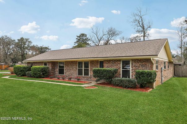 Exterior, Facade, Brick Facade, Cape Cod