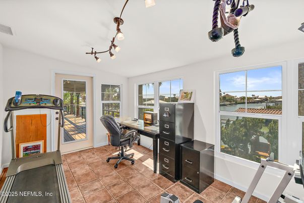 Home Office, Interior