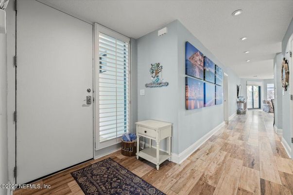 Interior, Recessed Lighting, Wood Texture Flooring