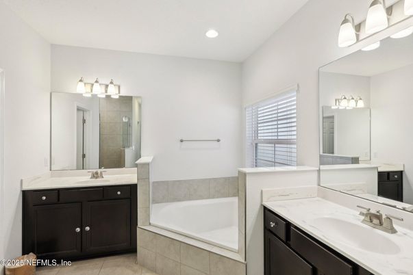 Bathroom, Dual Sink Vanities, Interior, Recessed Lighting
