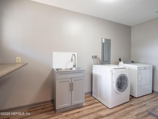 Interior, Washer, Wood Texture Flooring
