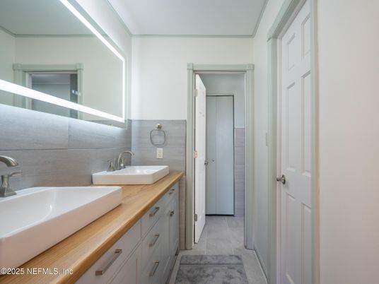 Bathroom, Dual Sink Vanities, Interior