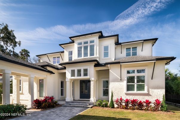 Exterior, Facade, Mediterranean