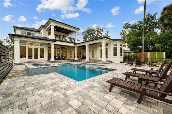 Exterior, Pool