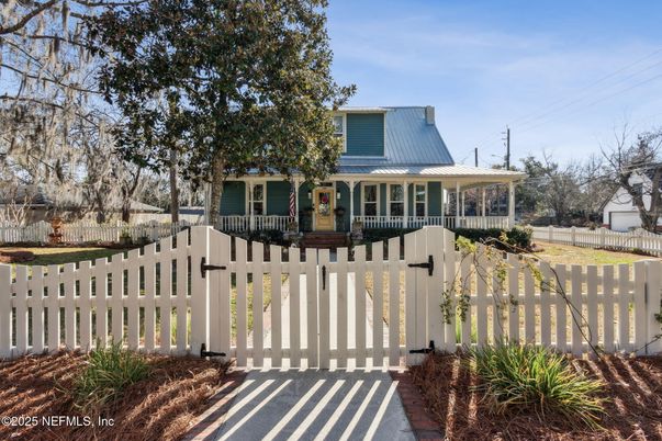 Backyard, Exterior, Facade, Farmhouse