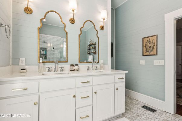 Bathroom, Dual Sink Vanities, Interior