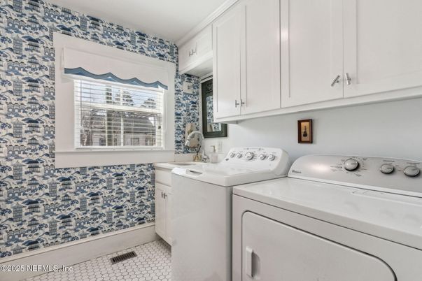 Interior, Washer