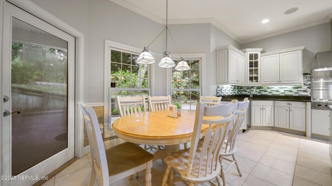 Dining room, Interior, Kitchen, Pendant Lights, Recessed Lighting, Stainless Steel Appliances