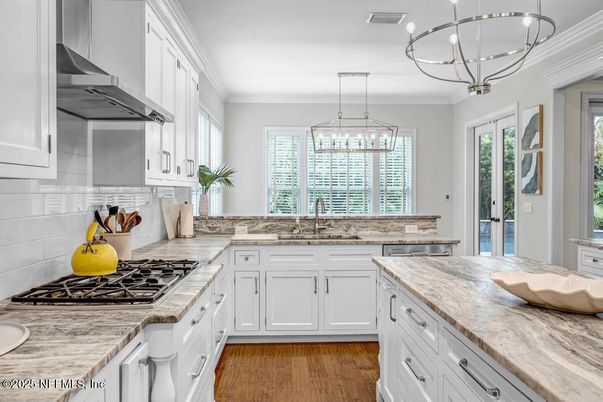 Interior, Kitchen, Pendant Lights, Wood Texture Flooring