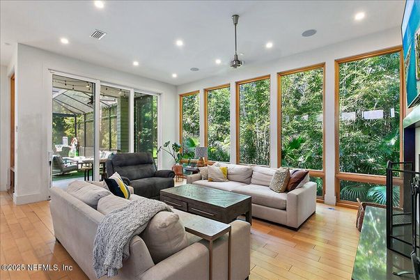 Interior, Living room, Pendant Lights, Recessed Lighting, Wood Texture Flooring