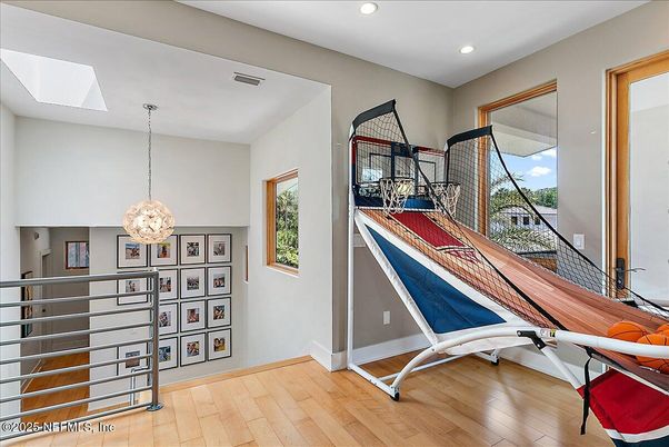 Interior, Pendant Lights, Recessed Lighting, Wood Texture Flooring