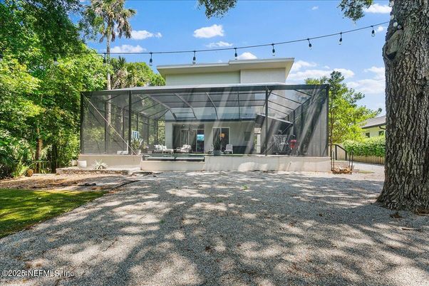 Backyard, Exterior, Facade, Modern