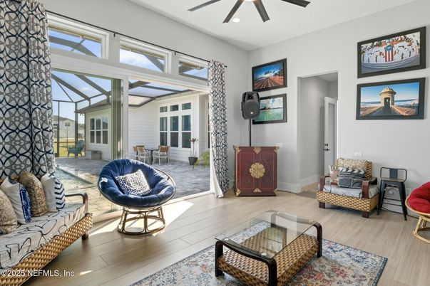 Interior, Recessed Lighting, Sun Room, Wood Texture Flooring