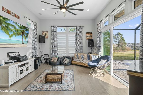 Interior, Living room, Recessed Lighting, Sun Room, Wood Texture Flooring