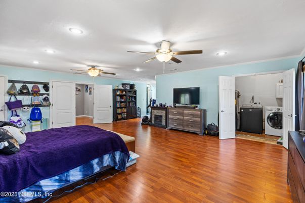 Bedroom, Interior, Recessed Lighting, Washer, Wood Texture Flooring