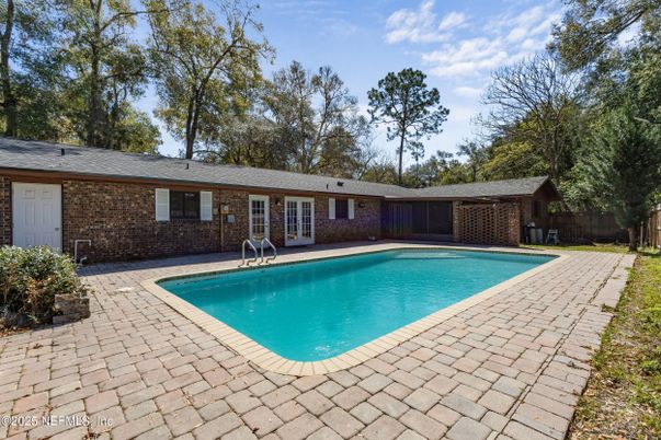 Exterior, Pool