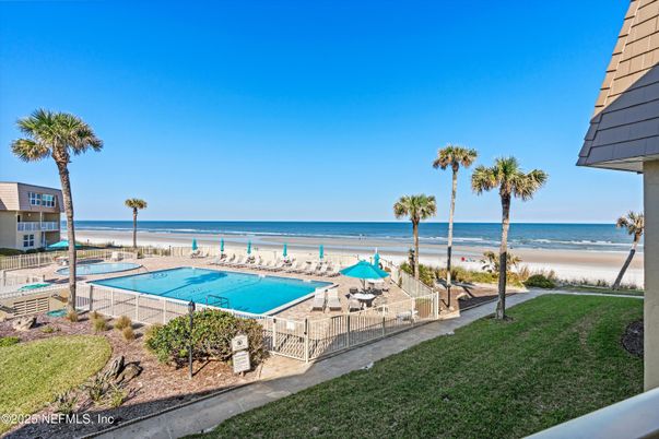 Exterior, Pool, Water