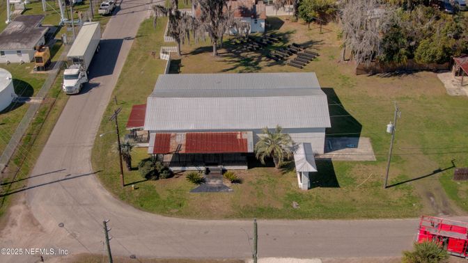 Exterior, Drone