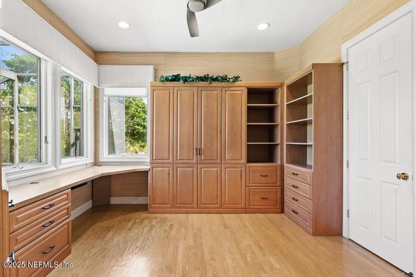 Interior, Recessed Lighting, Wood Texture Flooring
