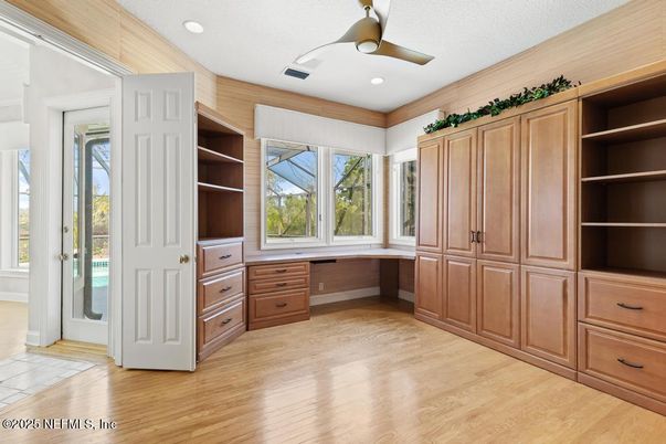 Interior, Recessed Lighting, Wood Texture Flooring