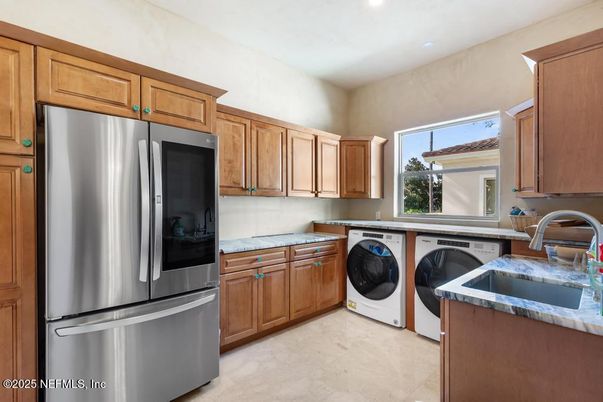 Interior, Kitchen, Recessed Lighting, Washer