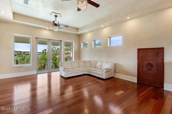 Interior, Recessed Lighting, Wood Texture Flooring