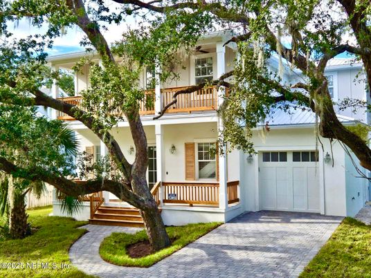 Attached, Exterior, Facade, Mediterranean