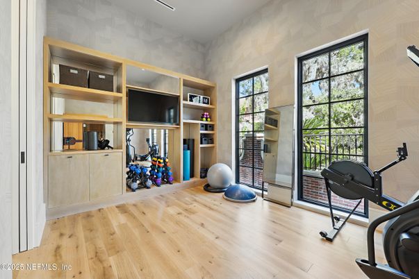 Fitness Equipment, Interior, Recessed Lighting, Wood Texture Flooring