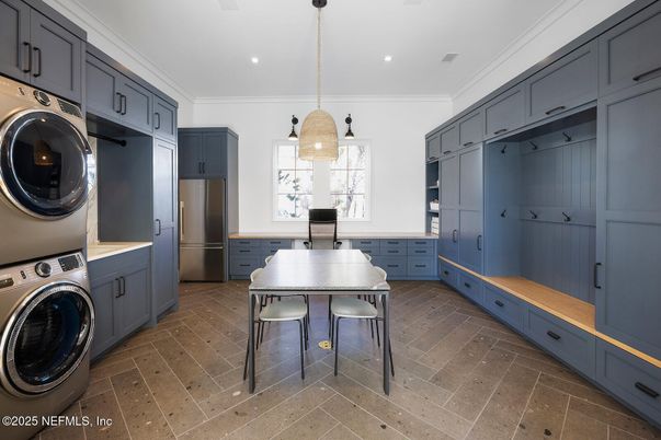 Dining room, Interior, Kitchen, Pendant Lights, Recessed Lighting, Washer, Wood Texture Flooring