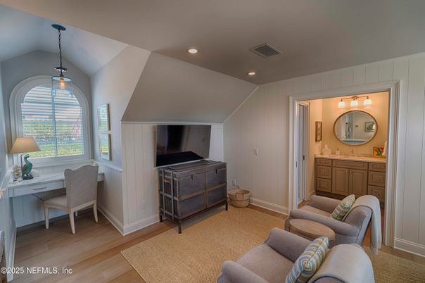 Bathroom, Home Office, Interior, Pendant Lights, Recessed Lighting, Wood Texture Flooring