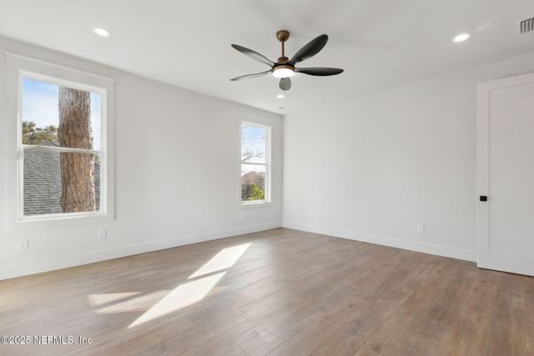 Empty room, Interior, Recessed Lighting, Wood Texture Flooring
