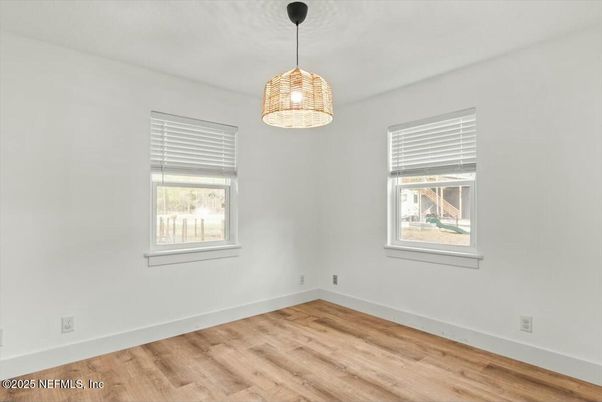 Empty room, Interior, Pendant Lights, Wood Texture Flooring