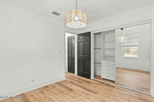 Interior, Pendant Lights, Wood Texture Flooring