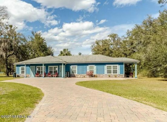 Backyard, Exterior, Facade, Ranch