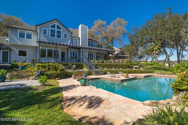 Exterior, Facade, Pool, Queen Anne Victorian