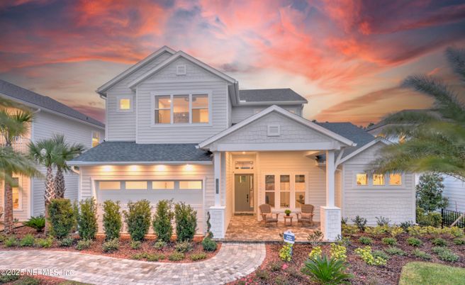 Attached, Exterior, Facade, American Craftsman