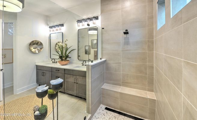 Bathroom, Dual Sink Vanities, Interior