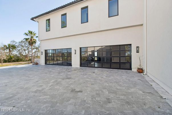 Attached, Exterior, Facade, Mediterranean