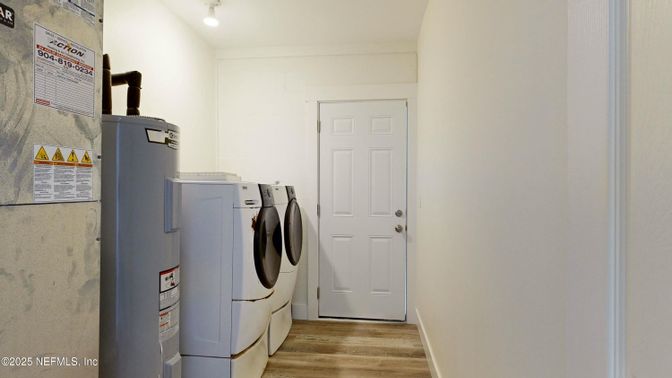 Interior, Washer, Wood Texture Flooring
