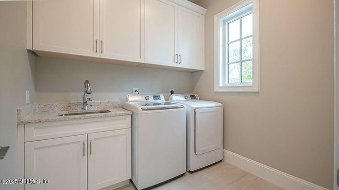 Interior, Washer, Wood Texture Flooring