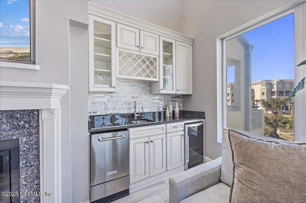 Interior, Kitchen, Stainless Steel Appliances, Water