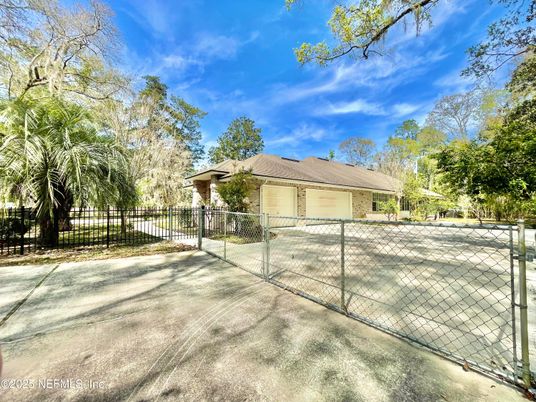 Exterior, Tennis Courts