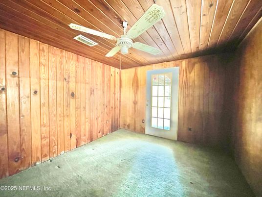 Empty room, Interior, Wooden Ceilings, Wooden Walls