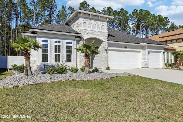 Attached, Exterior, Facade, Mediterranean