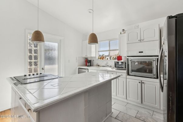 Interior, Kitchen, Marble, Pendant Lights, Tile Countertops