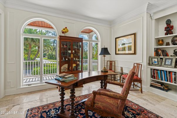 Home Office, Interior
