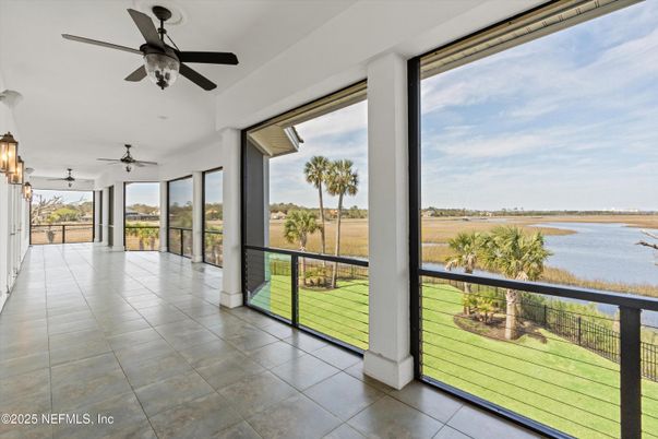 Interior, Sun Room, Water