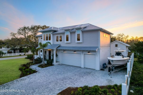 Attached, Exterior, Facade, Solar Panels, Mediterranean