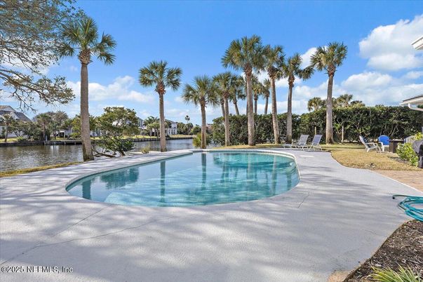 Exterior, Lake, Pool, Water